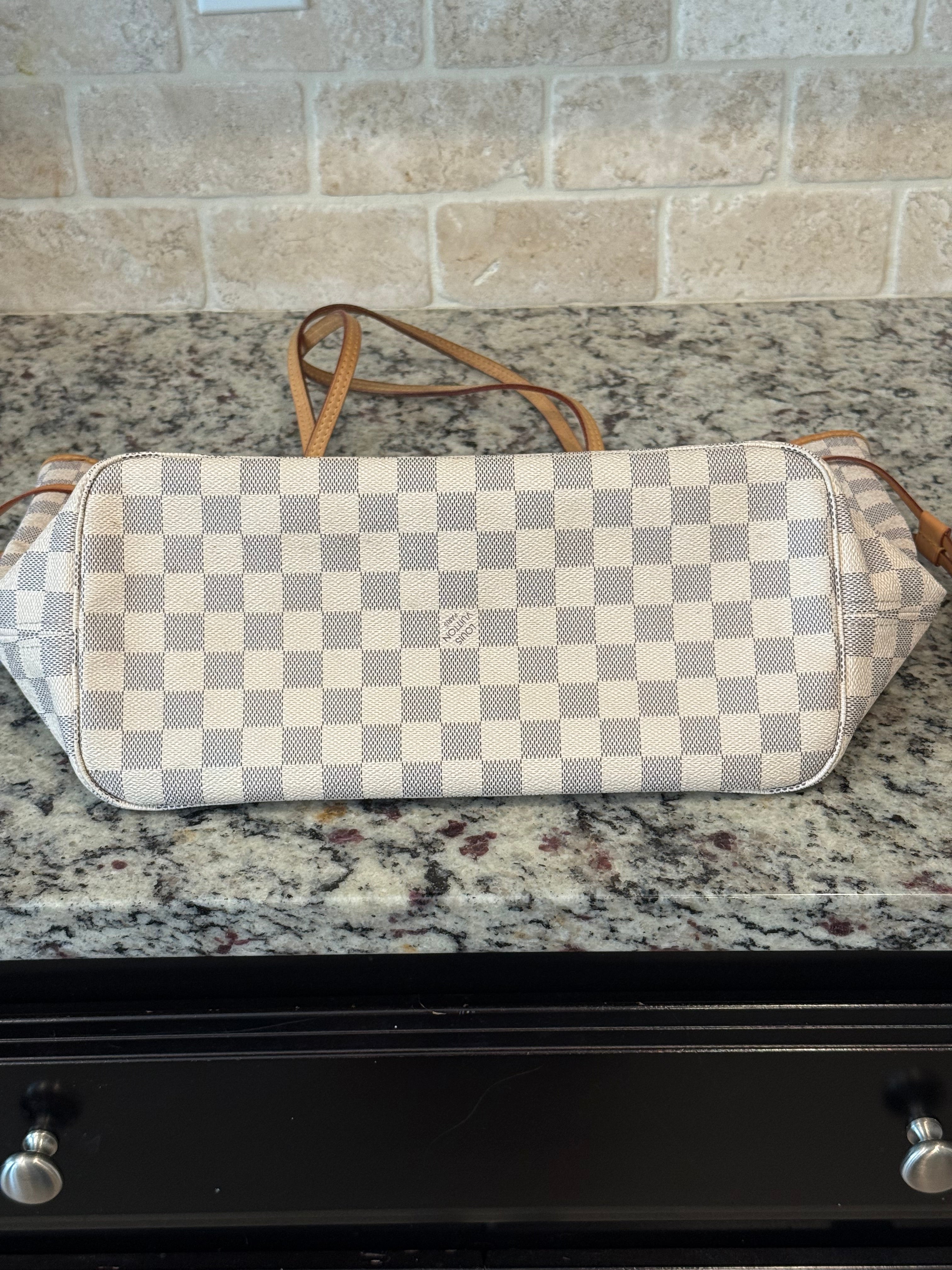 Louis Vuitton Neverfull MM Tote