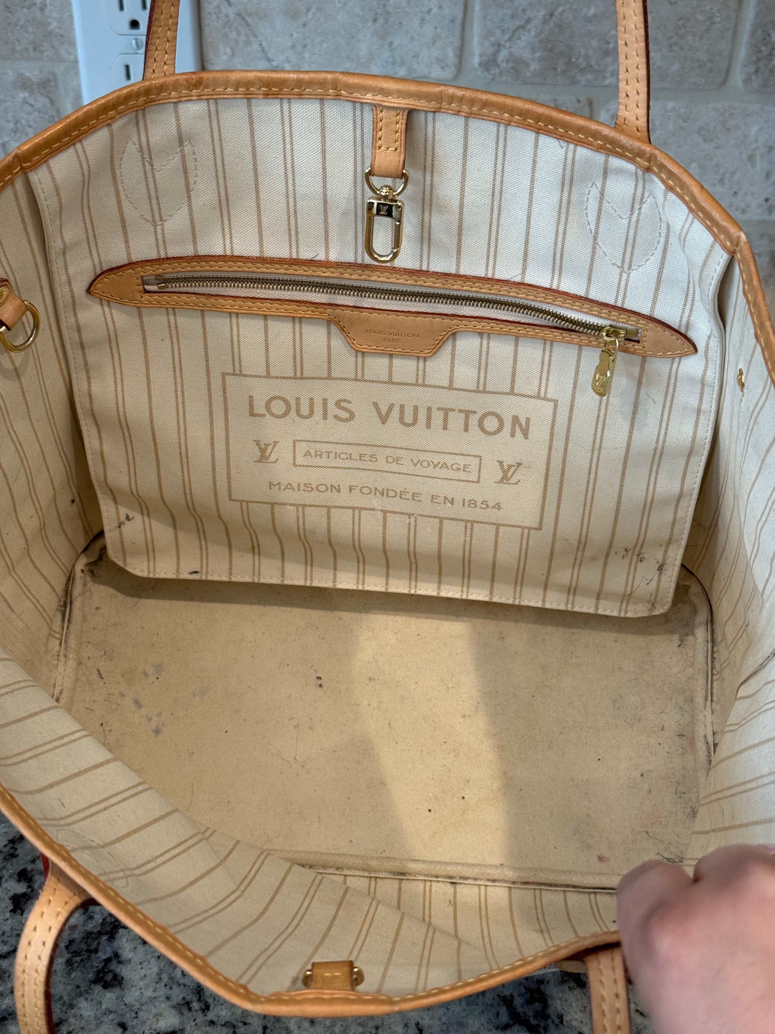 Louis Vuitton Neverfull MM Tote