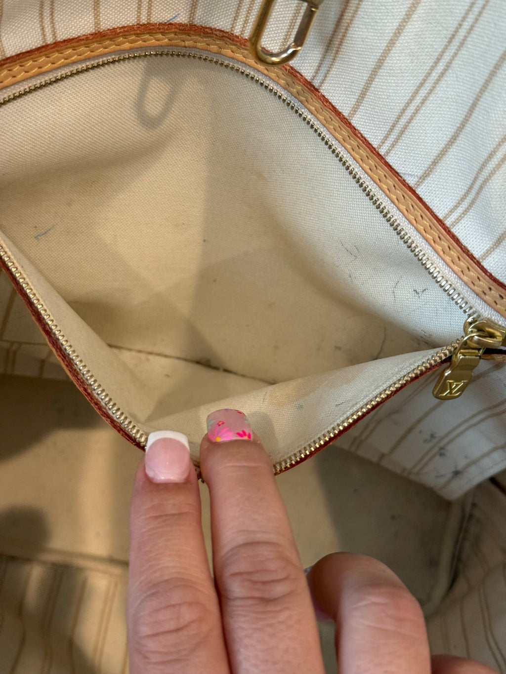 Louis Vuitton Neverfull MM Tote