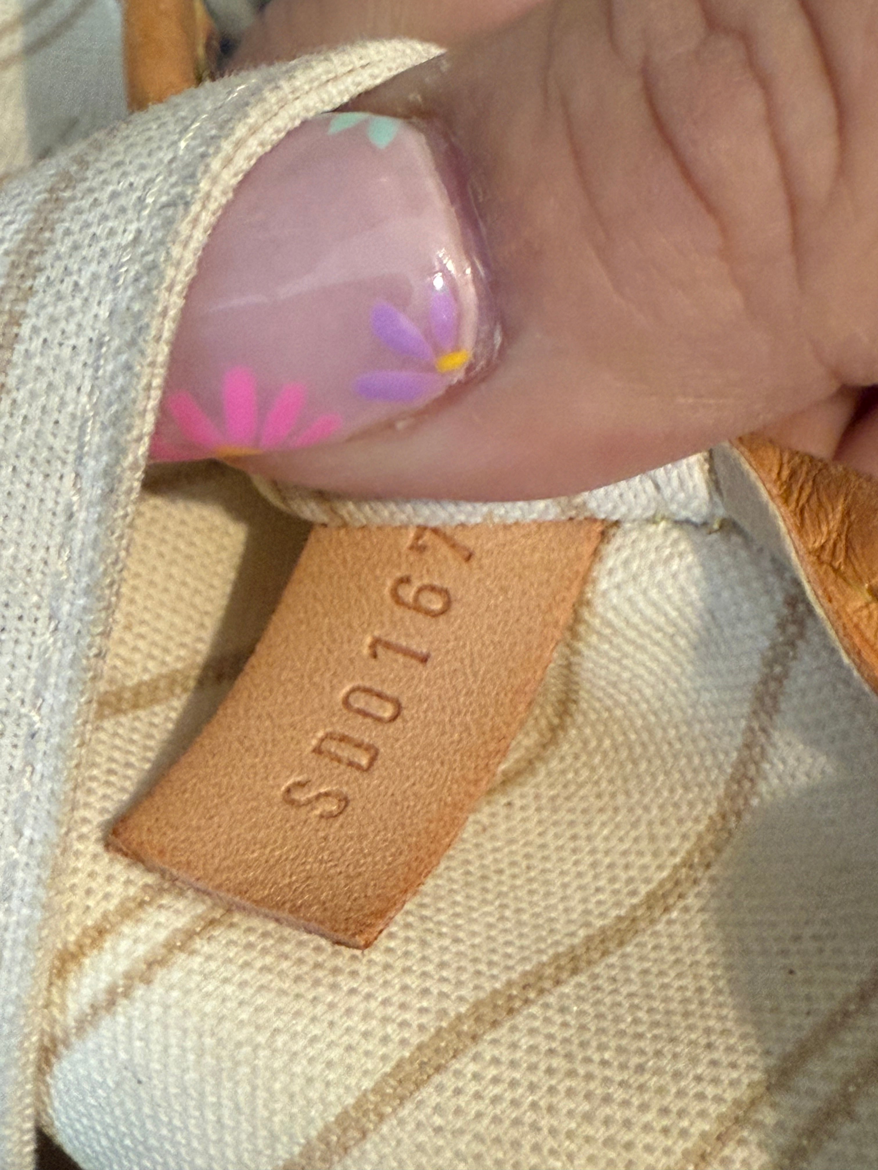 Louis Vuitton Neverfull MM Tote