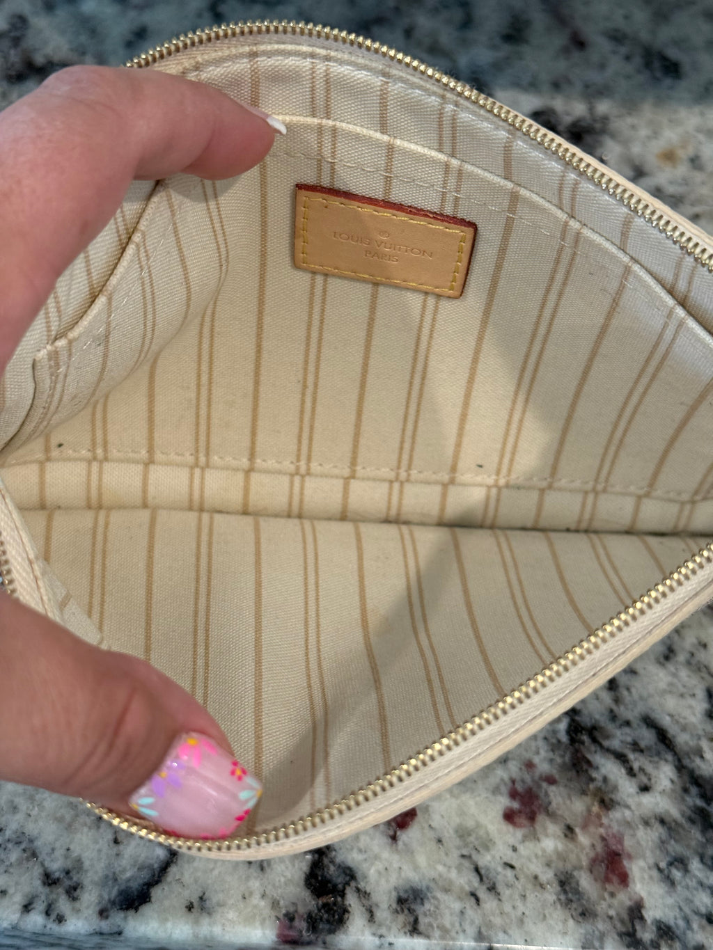 Louis Vuitton Neverfull MM Tote