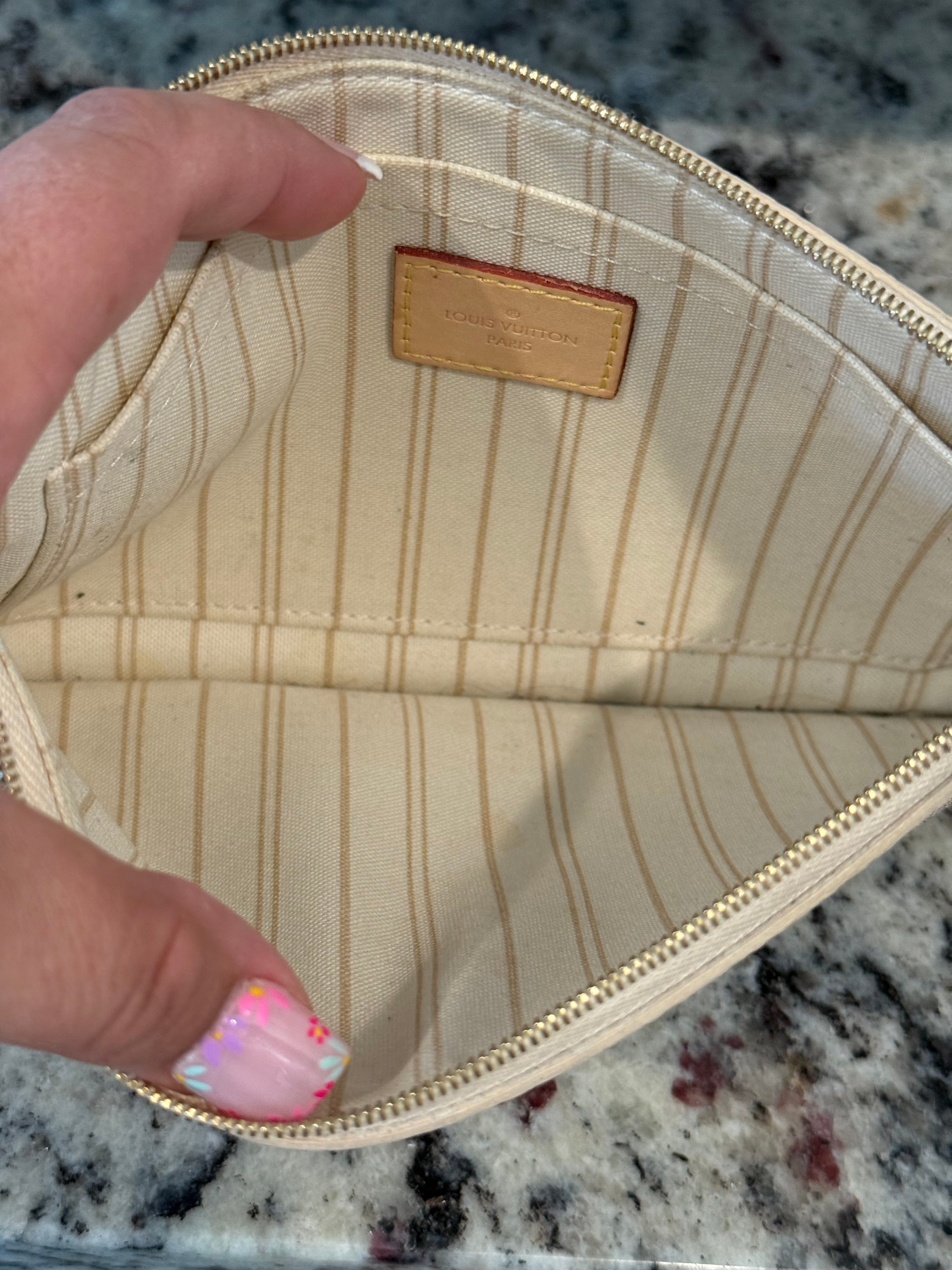 Louis Vuitton Neverfull MM Tote